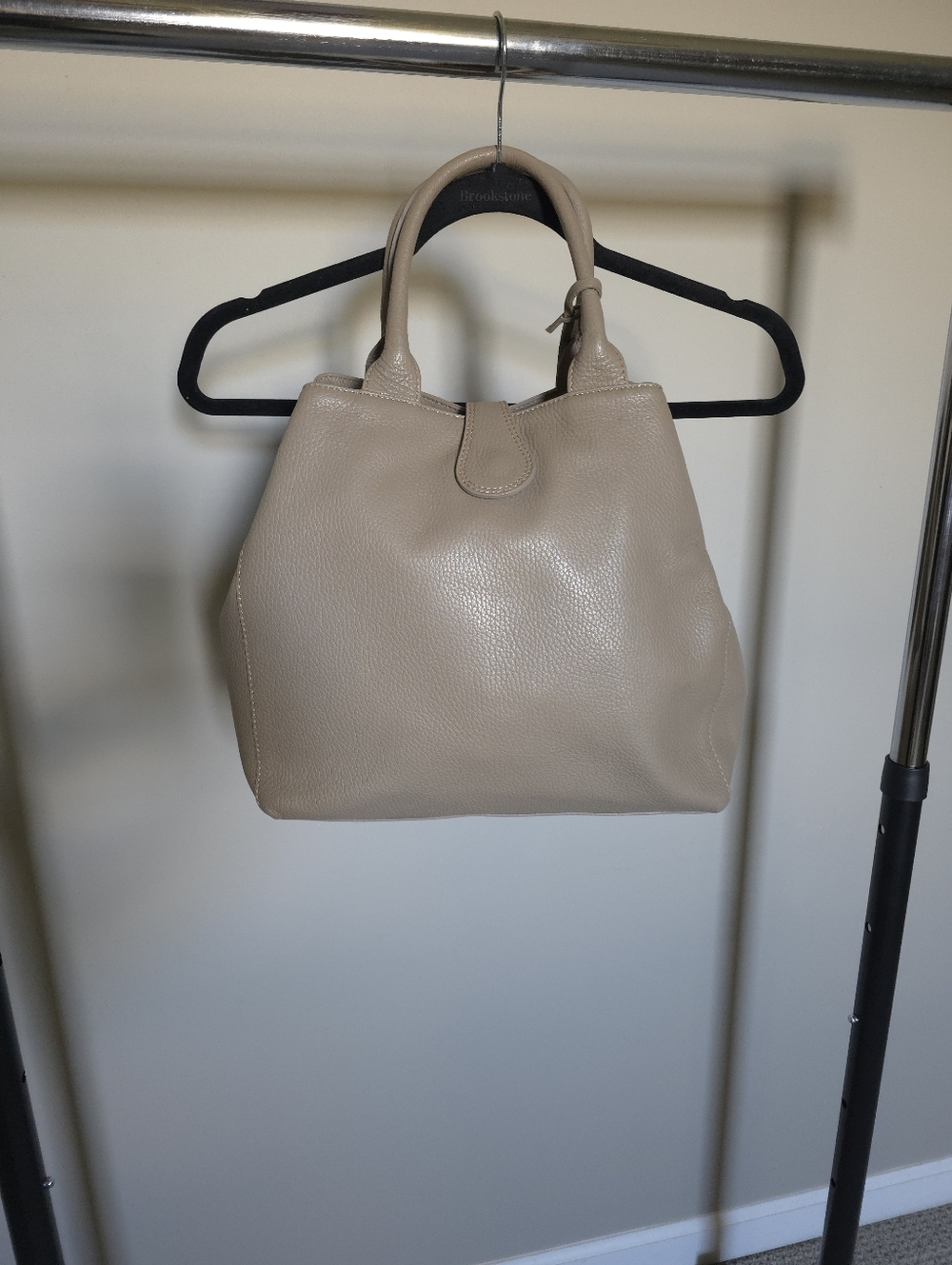 Italian Leather Beige Shoulder Purse with Strap - Picture 2 of 13